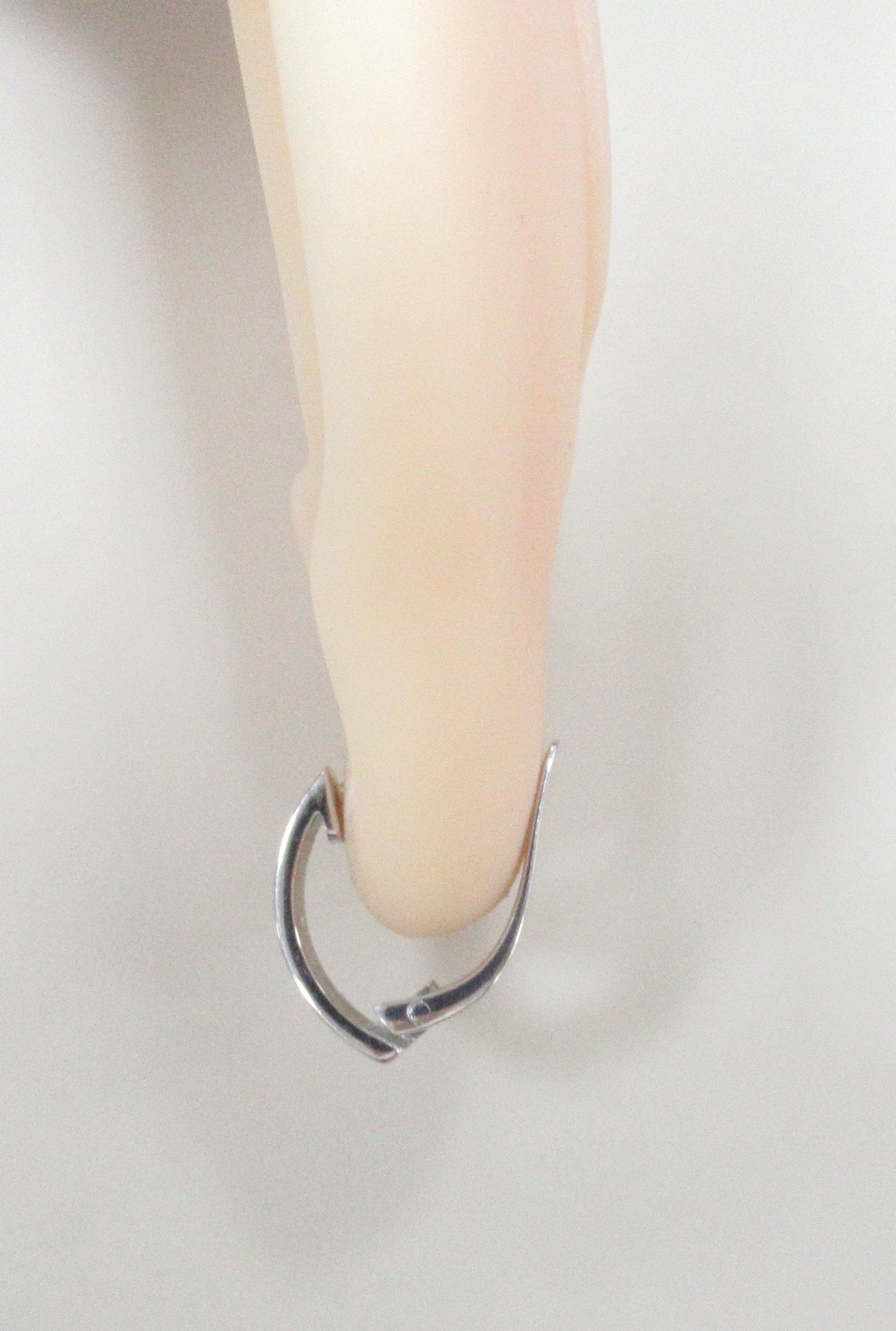 Серебряные серьги 925 пробы; вставки 2 Фианит бесцв.; Керамика цв.;